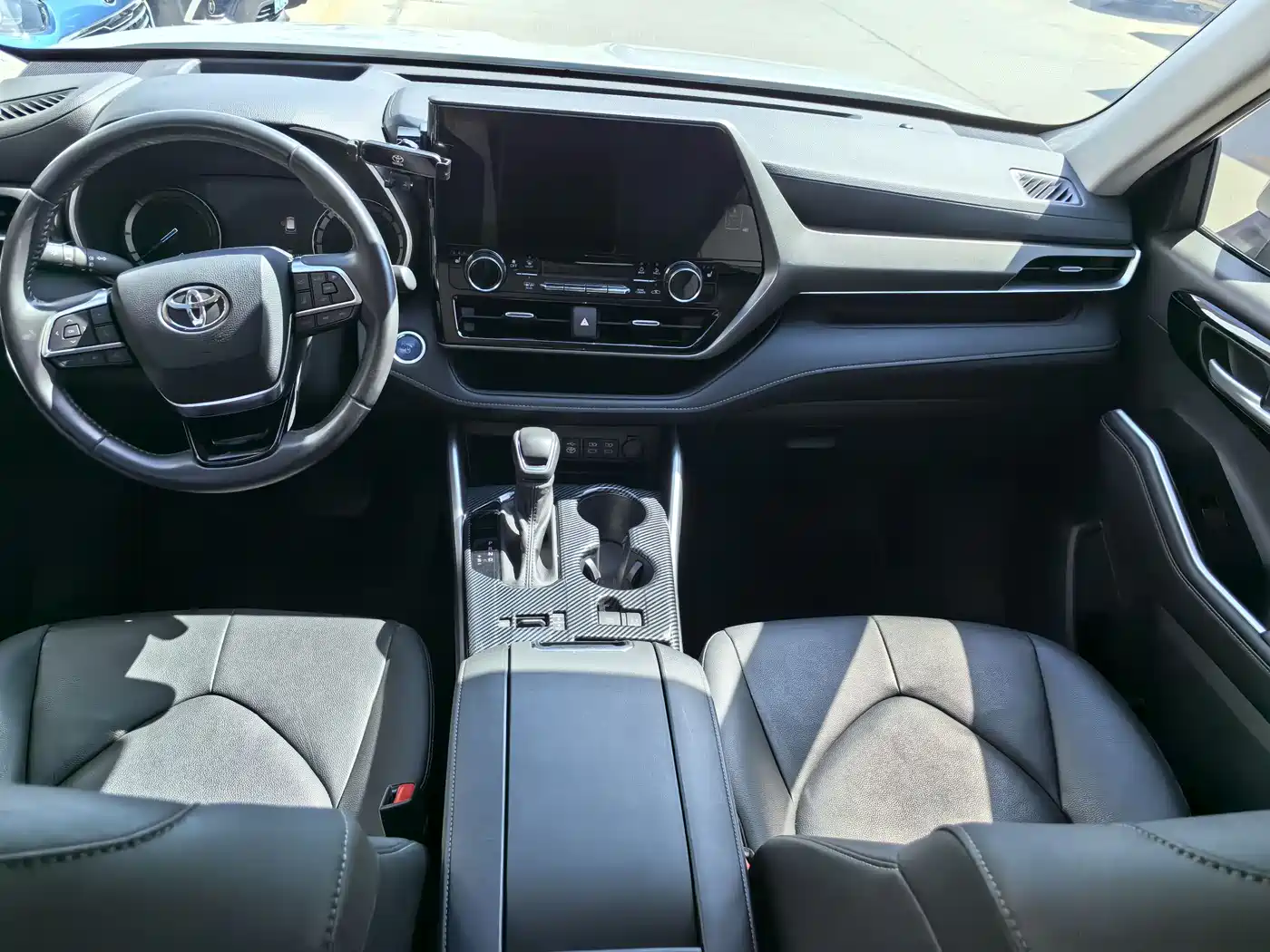 Toyota Highlander 2022 Model Dual Engine 2.5L 4WD Premium Edition 7-Seater фото 11