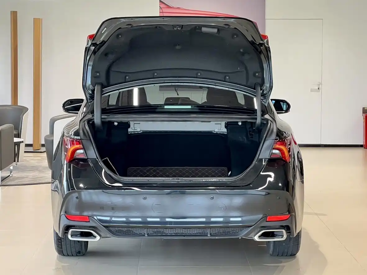 Toyota Avalon 2023 2.5L Luxury Edition фото 16