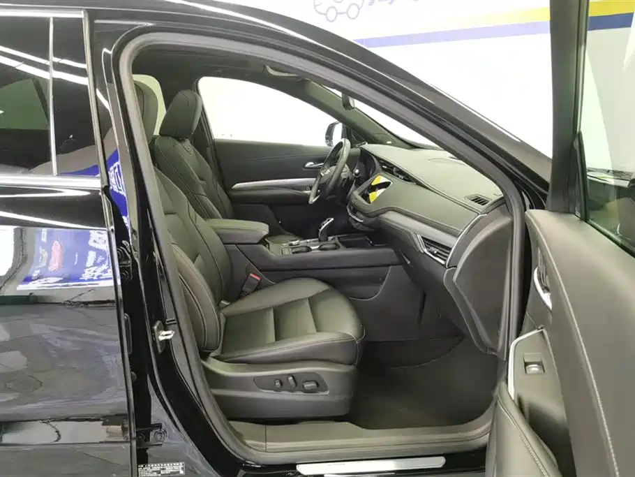 Cadillac XT4 2021 28T FWD Premium Edition фото 8