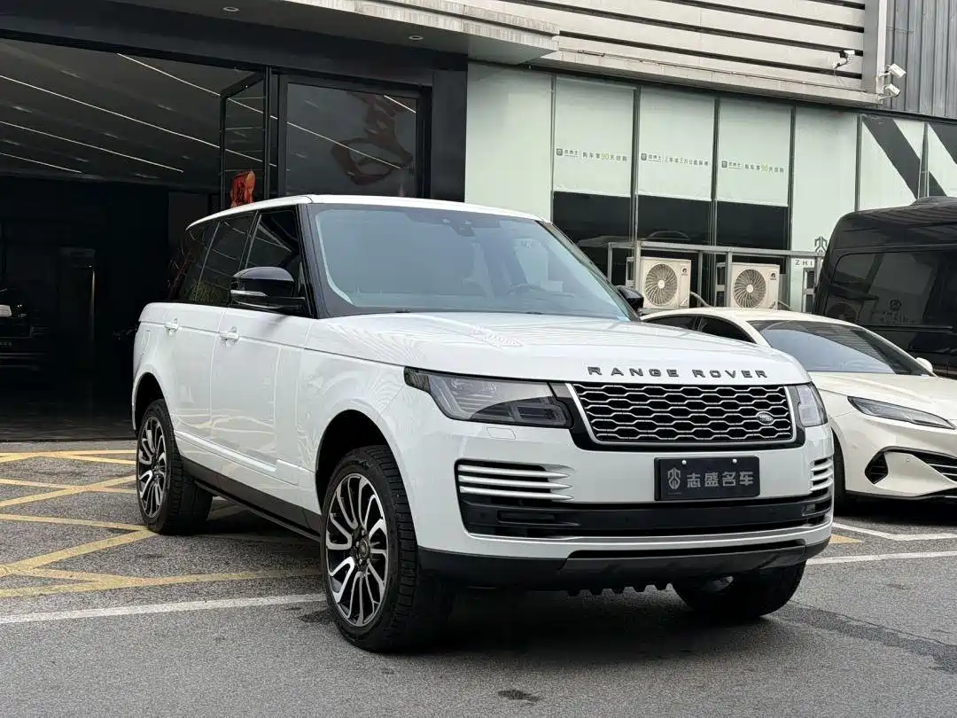Land Rover Range Rover 2022 3.0 L6 360PS Heritage Edition фото 3