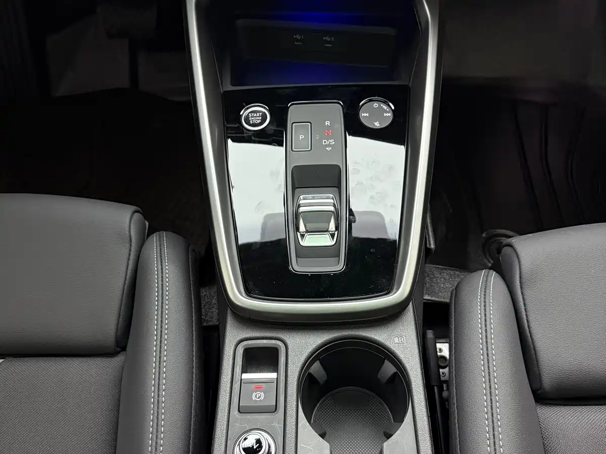 Audi A3 2024 Model A3L Limousine 35 TFSI Fashion Sport фото 11