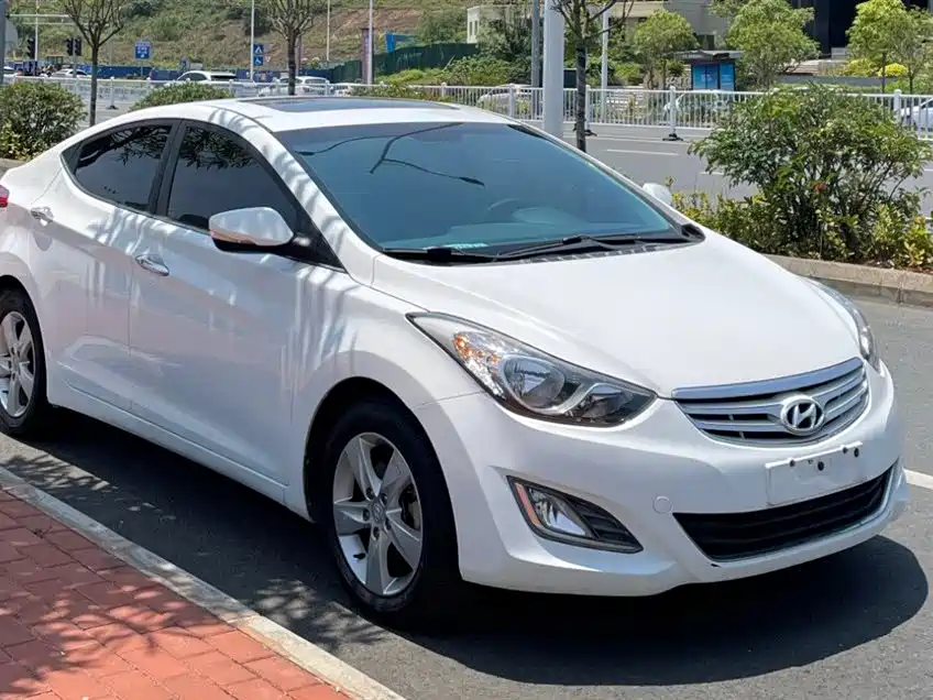 Hyundai Langdong 2013 1.6L Automatic Leading фото 3