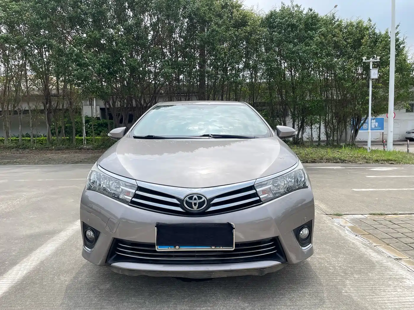 Toyota Corolla 2014 1.6L CVT GL-i фото 2