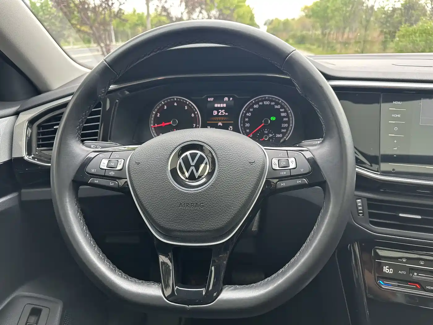 Volkswagen Tayron 2022 280TSI 2WD Luxury Smart Connect Edition фото 18
