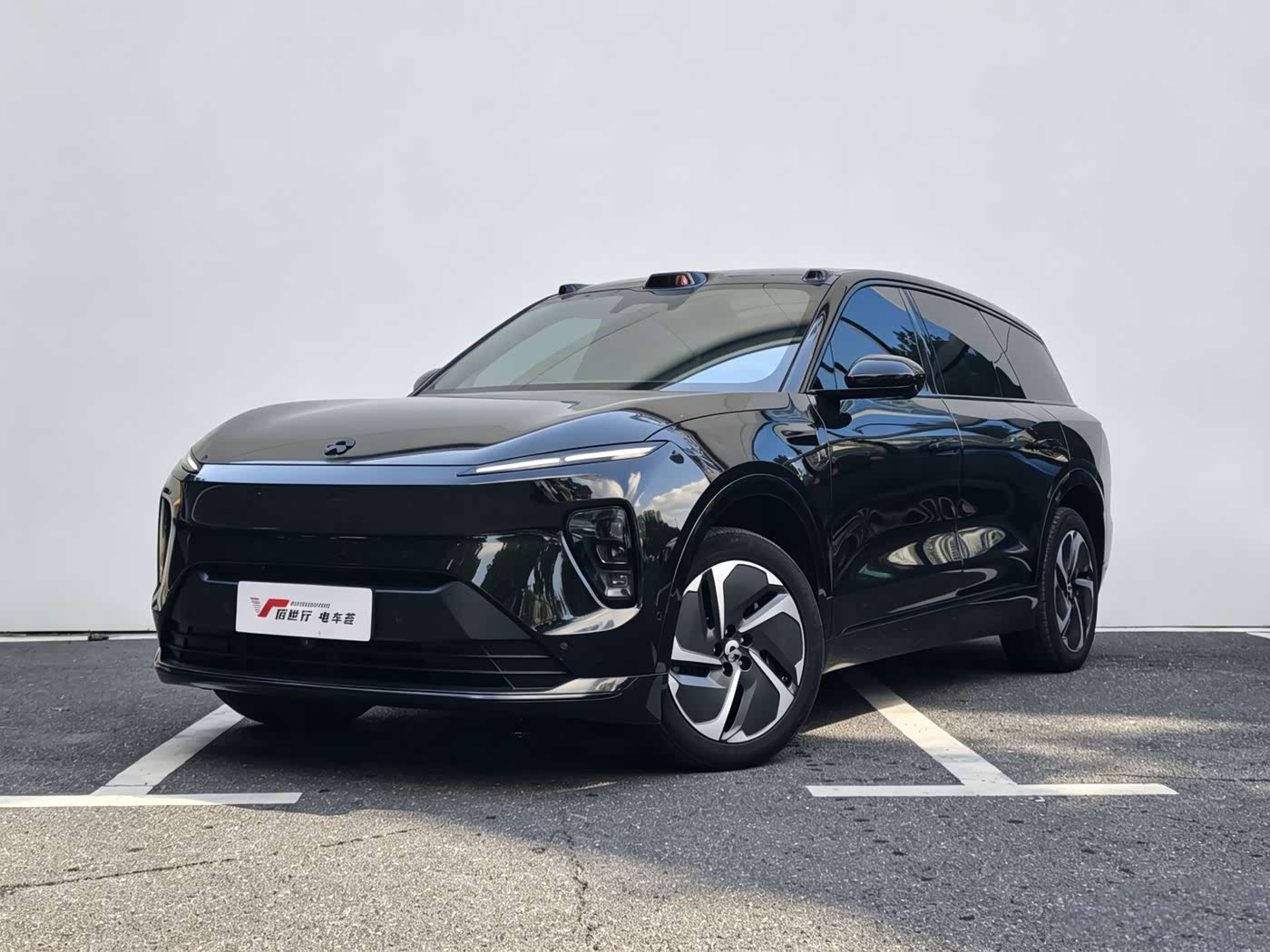 NIO ES8