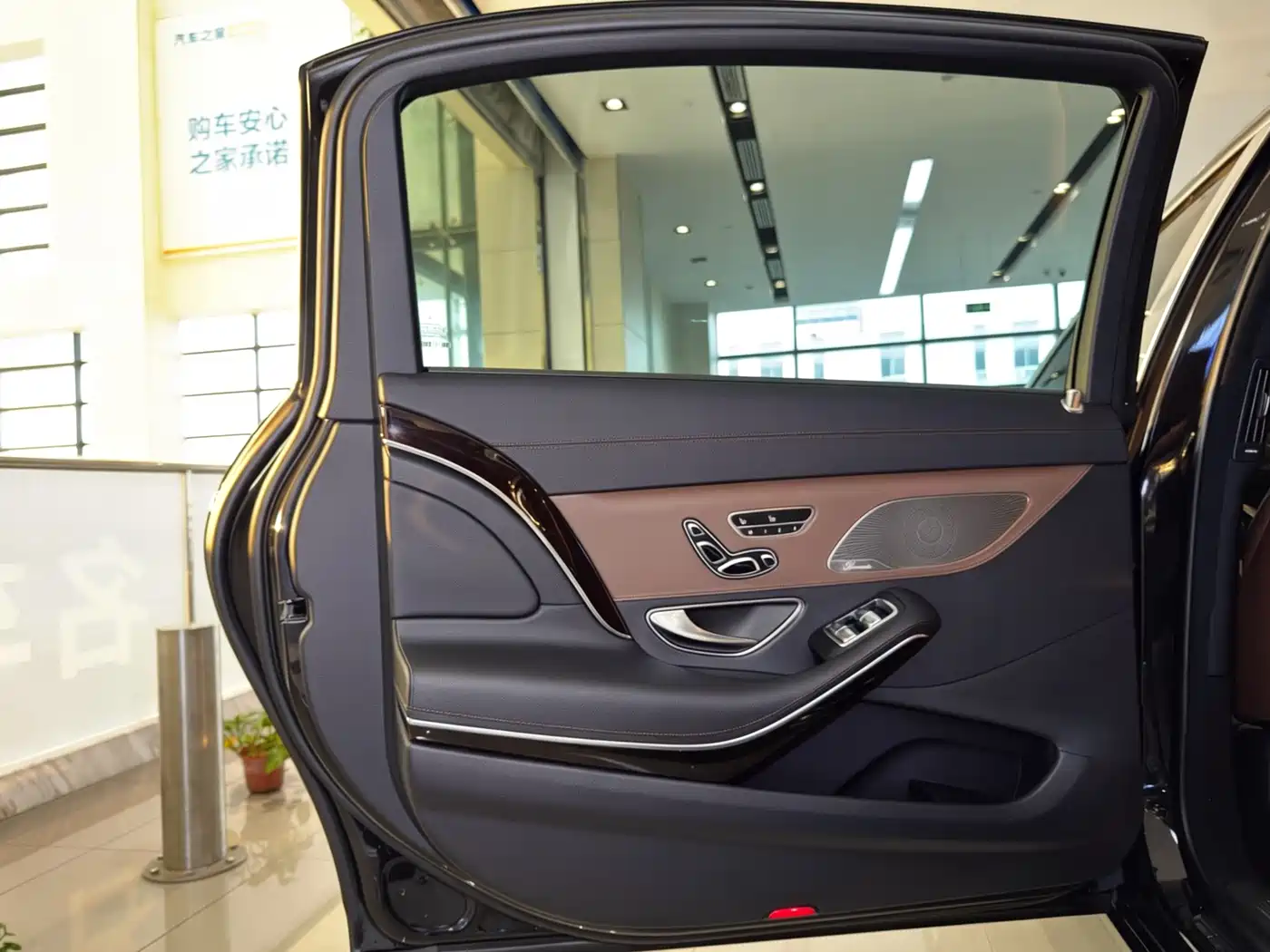 Mercedes-Benz Maybach S-Class 2019 S 450 4MATIC фото 10