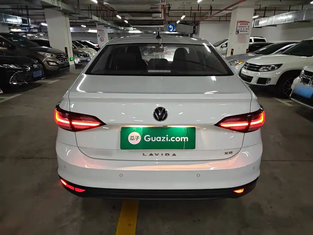 Volkswagen Lavida 2023 New Sharp 1.5L Auto Premium Edition фото 4