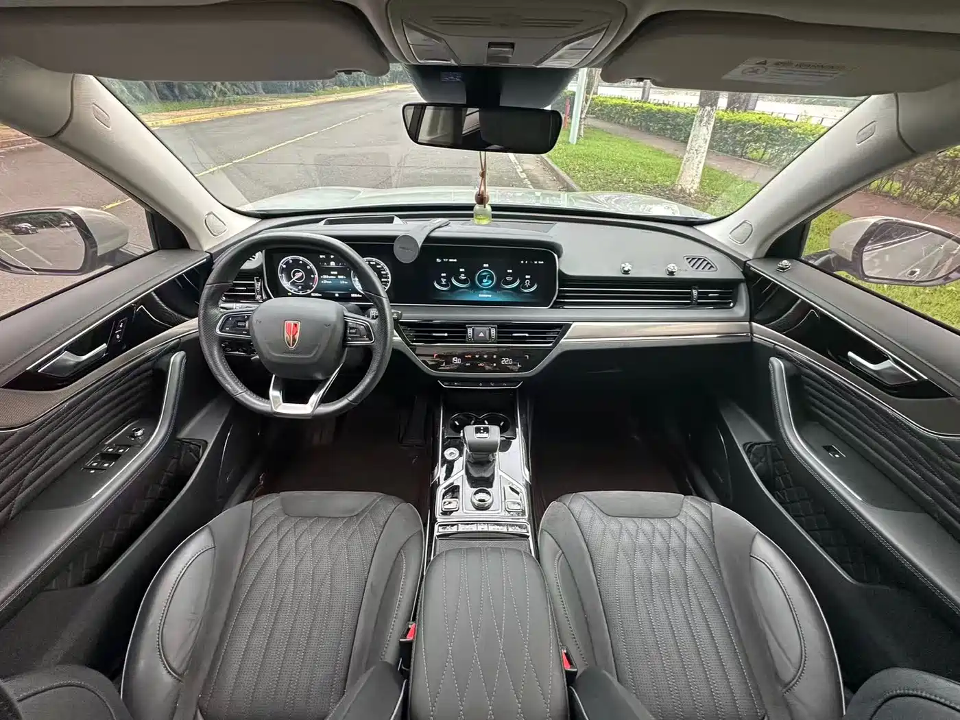 Hongqi HS5 2022 Facelift 2.0T Smart Flag Enjoyment Edition фото 7