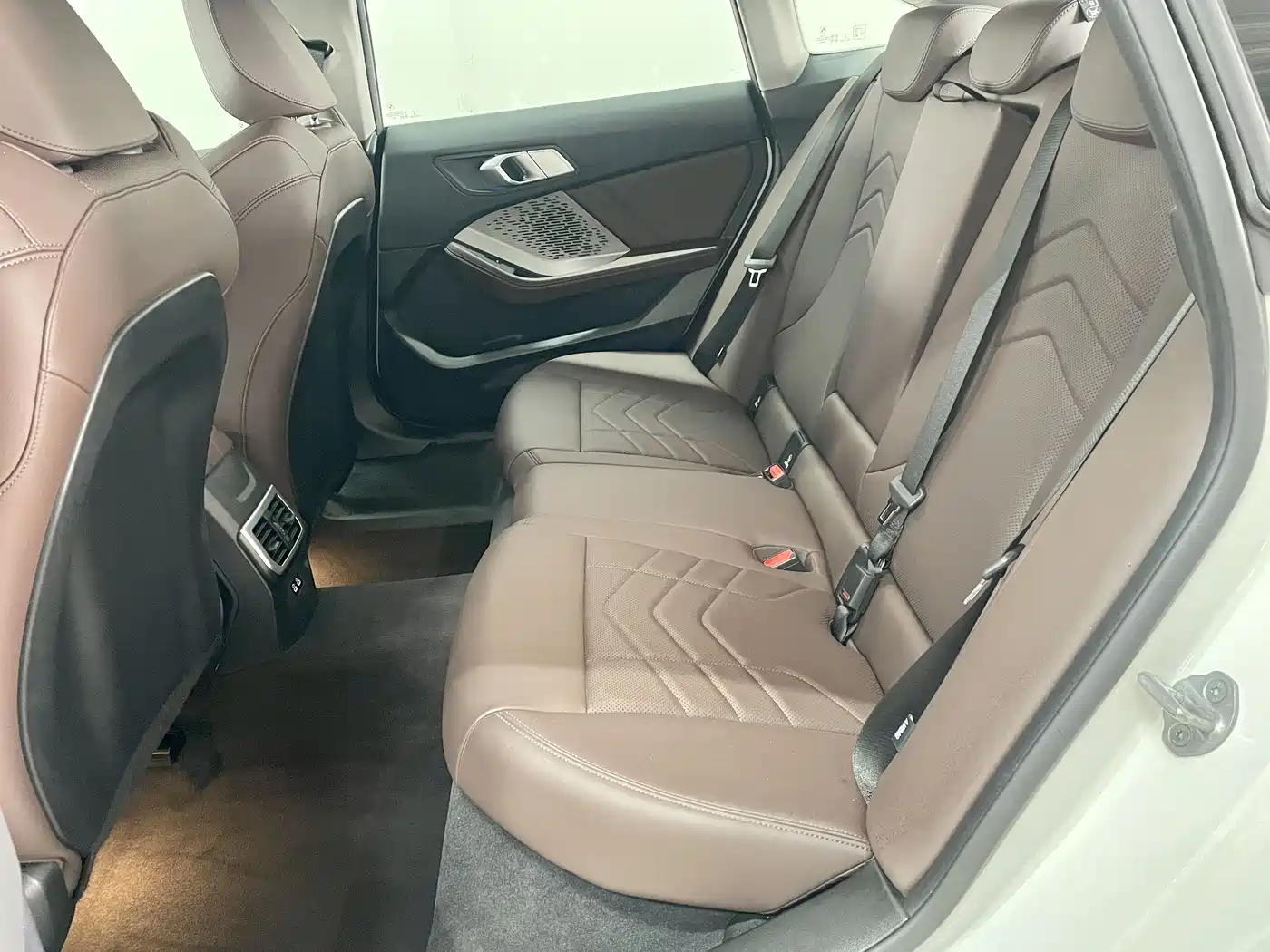 BMW 2 Series 2025 225L M Sport Package фото 10