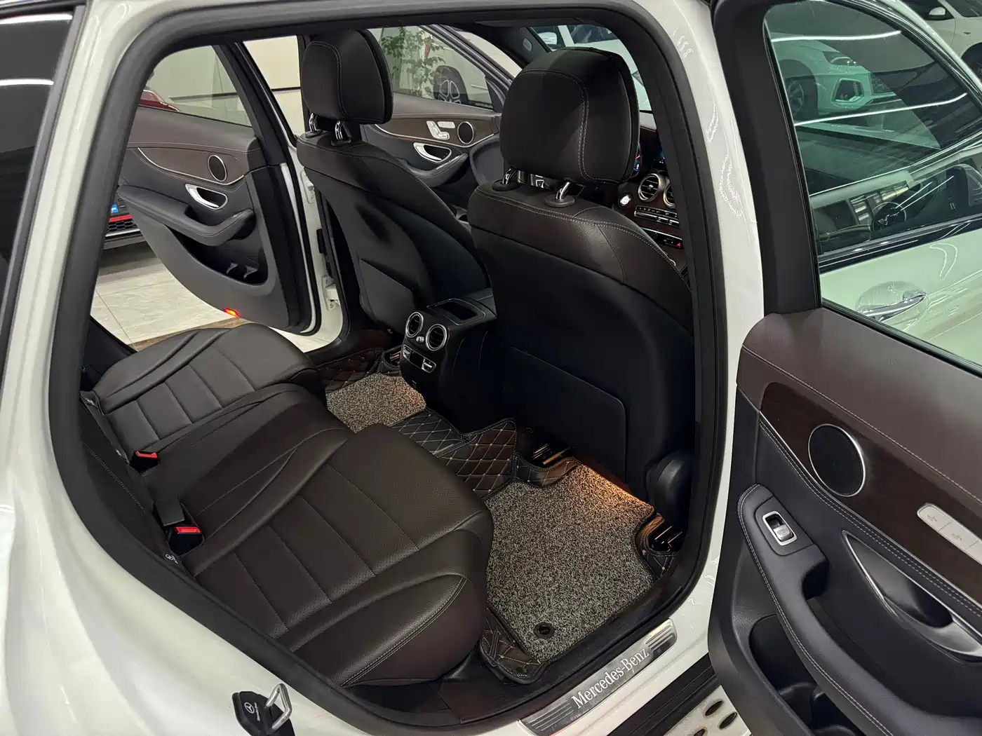 Mercedes-Benz GLC 2020 Facelift GLC 300 L 4MATIC Dynamic фото 12