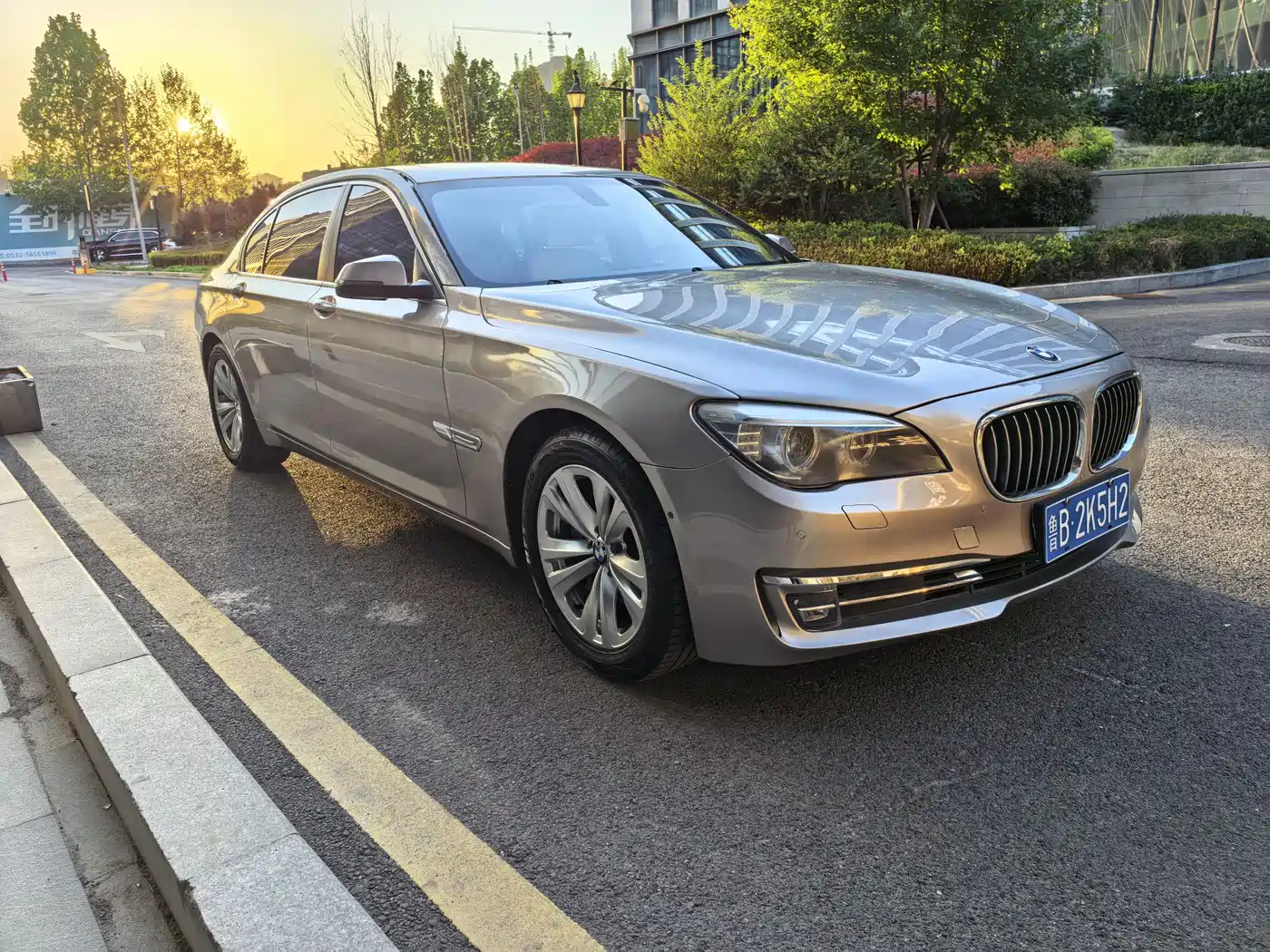 BMW 7 Series 2013 Model 730Li Luxury фото 3