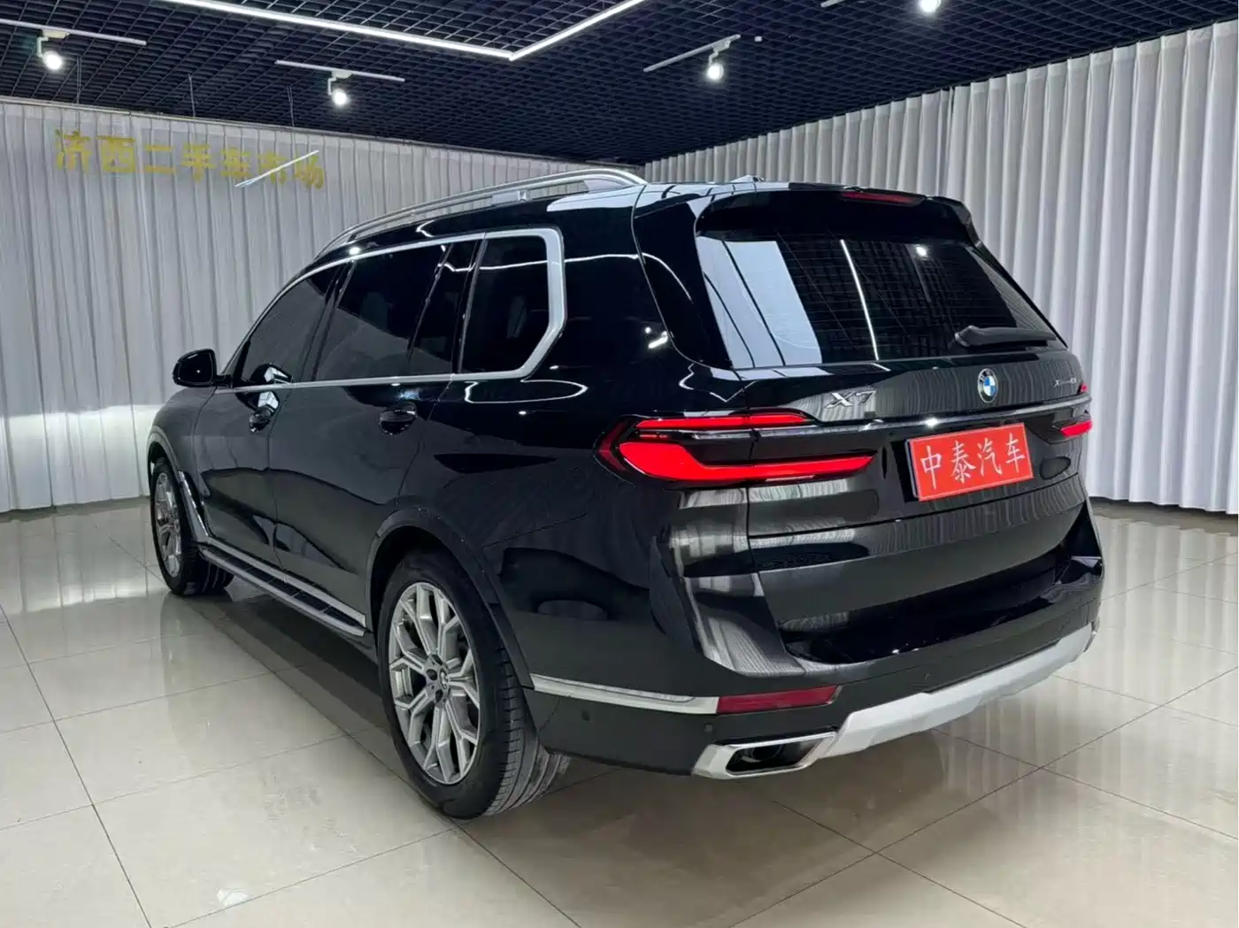 BMW X7 2024 xDrive40i Leading Luxury Package фото 4