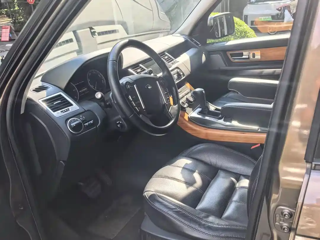 Фото 7 - Land Rover Range Rover Sport