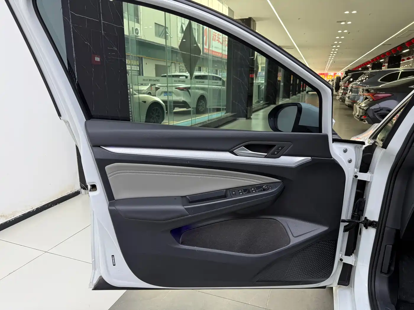 Volkswagen Golf 2021 280TSI DSG Pro Launch Edition фото 8