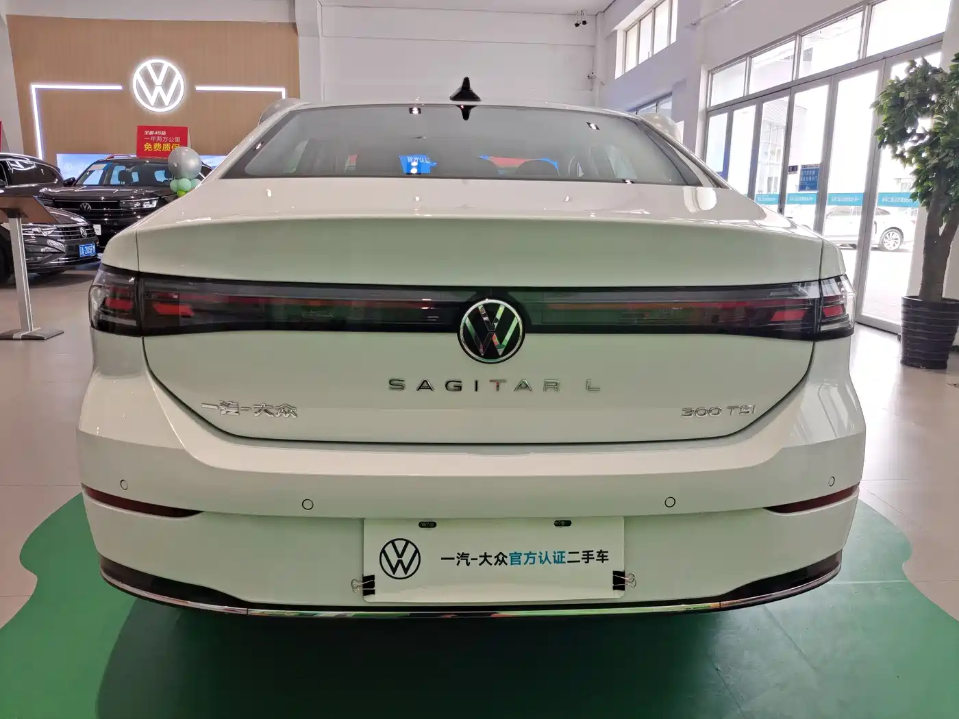Volkswagen Sagitar 2025 300TSI DSG High-end Model фото 4