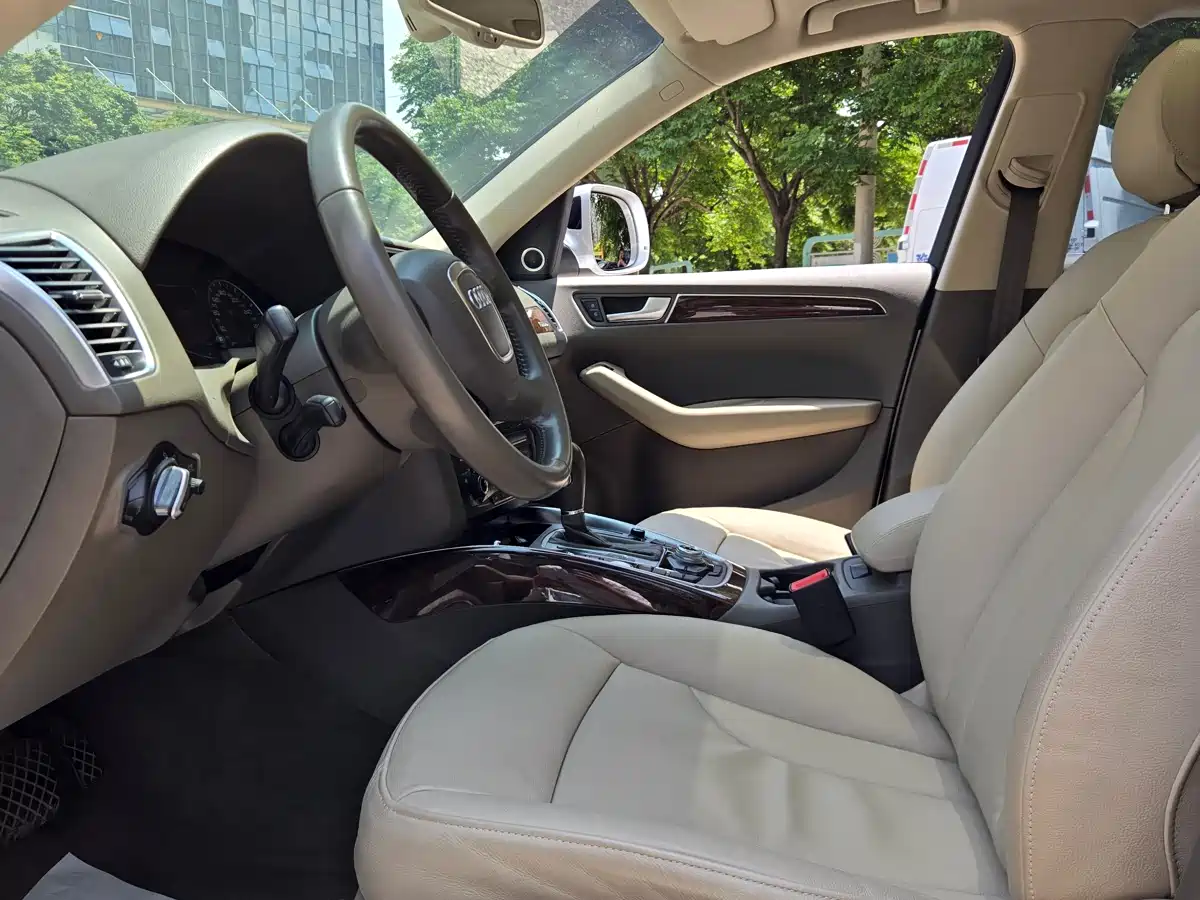 Audi Q5 2012 2.0TFSI Luxury фото 8