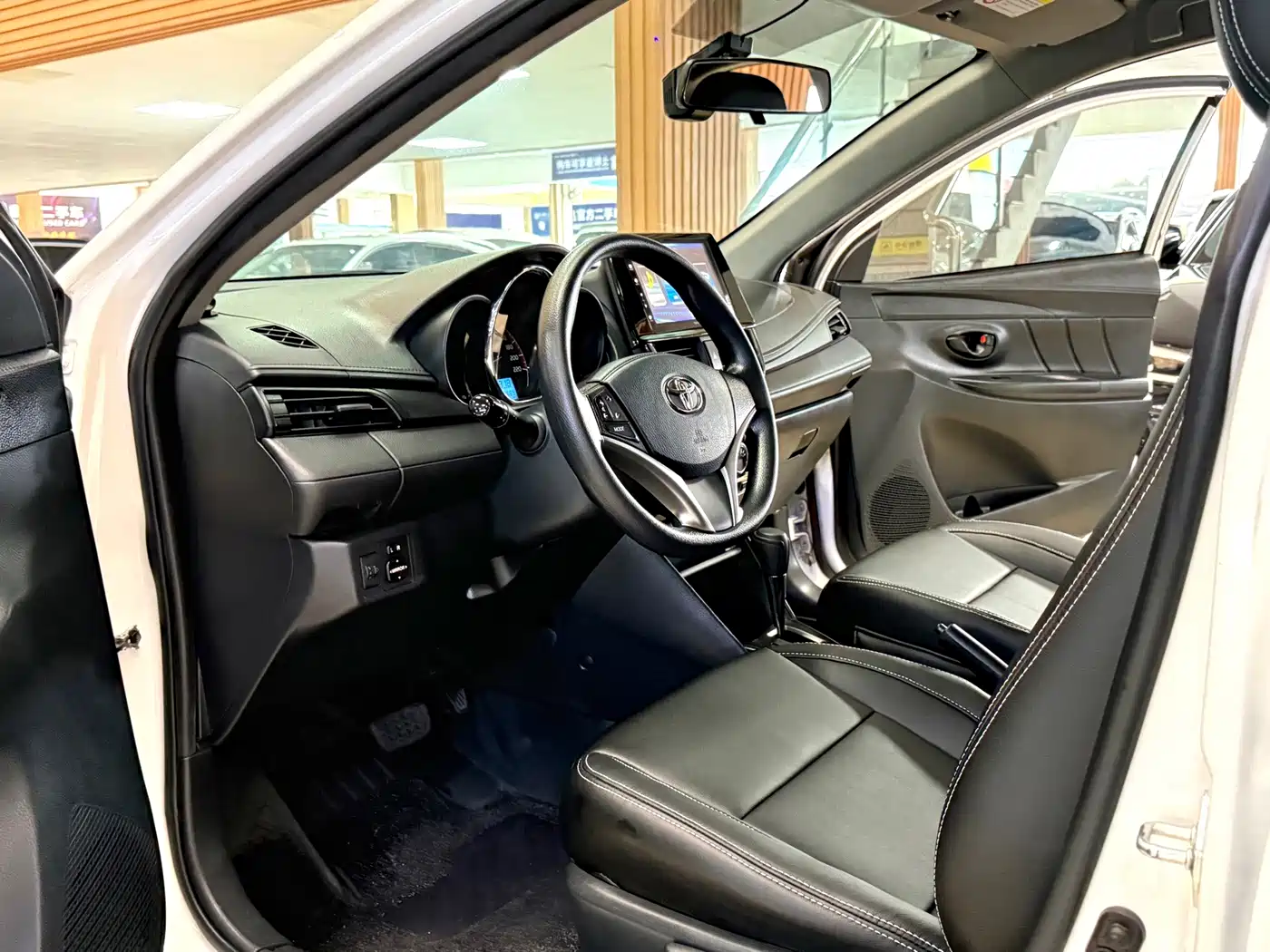Фото 7 - Toyota Vios