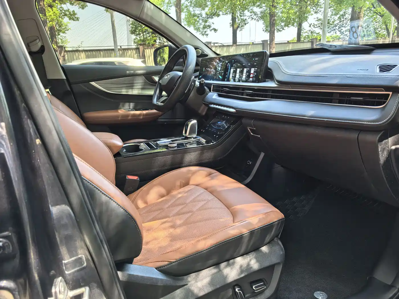 Chery Tiggo 8 PLUS 2022 290TGDI DCT Premium Edition фото 4