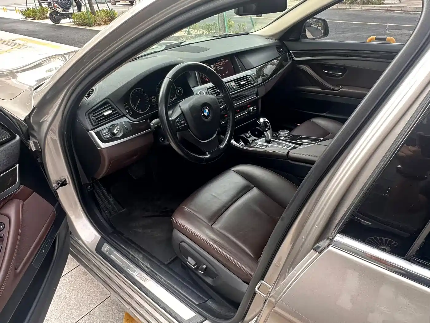 BMW 5 Series 2017 525Li Luxury Design Package фото 4