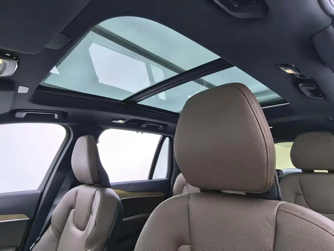 Фото 21 - Volvo XC90
