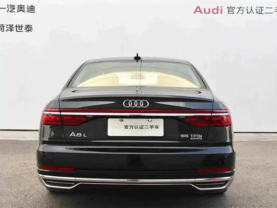 Фото 5 - Audi A8