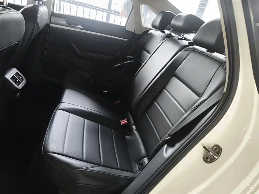 Volkswagen Lavida 2019 1.5L Automatic Comfort Edition China VI фото 17