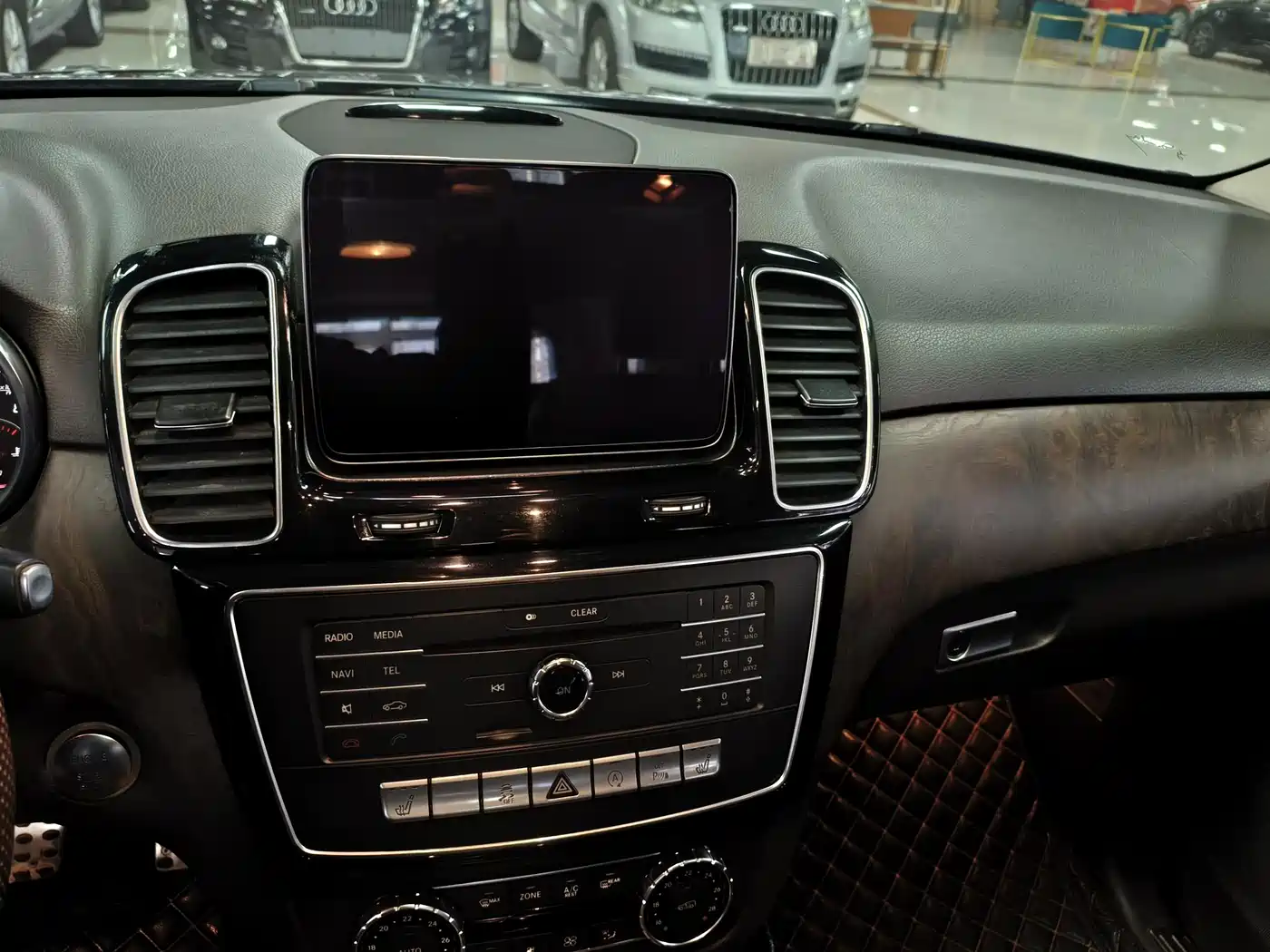 Mercedes-Benz GLE 2016 GLE 320 4MATIC Luxury фото 16