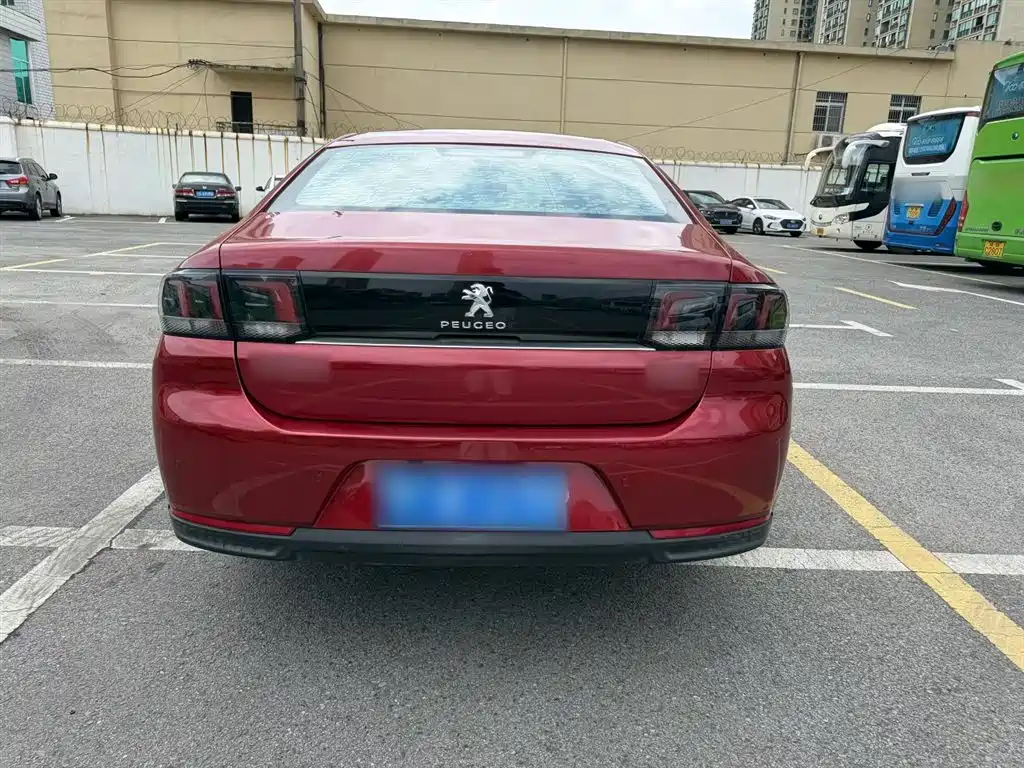 Peugeot 308 2018 1.6L Auto Luxury Edition фото 6