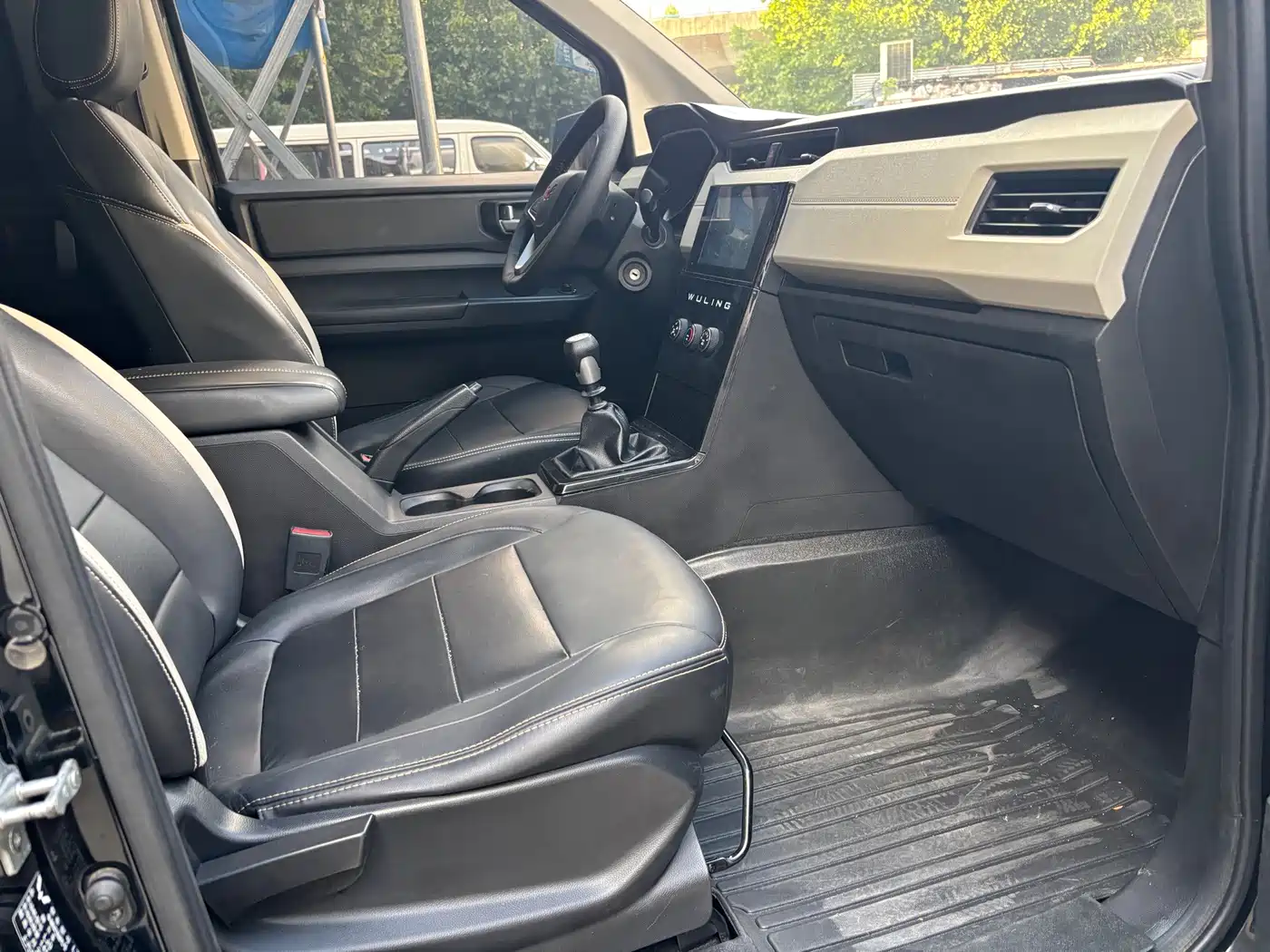 Wuling Motors Wuling Journey 2022 2021 1.5T Manual Luxury Edition