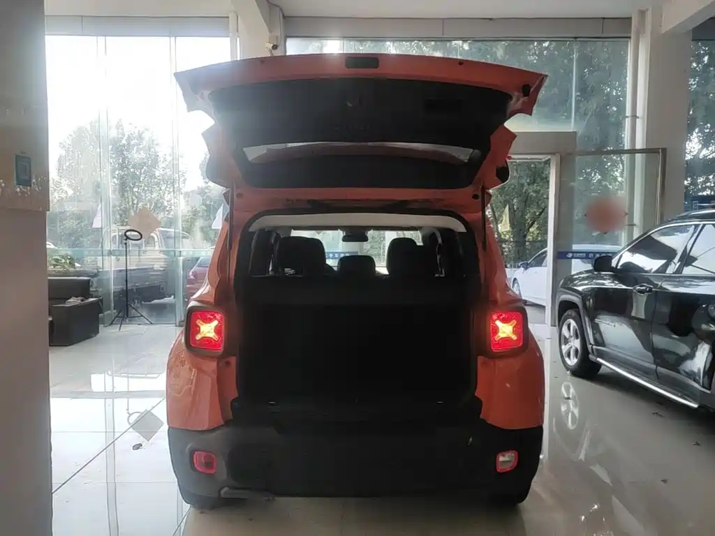 Jeep Renegade 2019 2018 Connected Large Screen Edition 180T Automatic Power