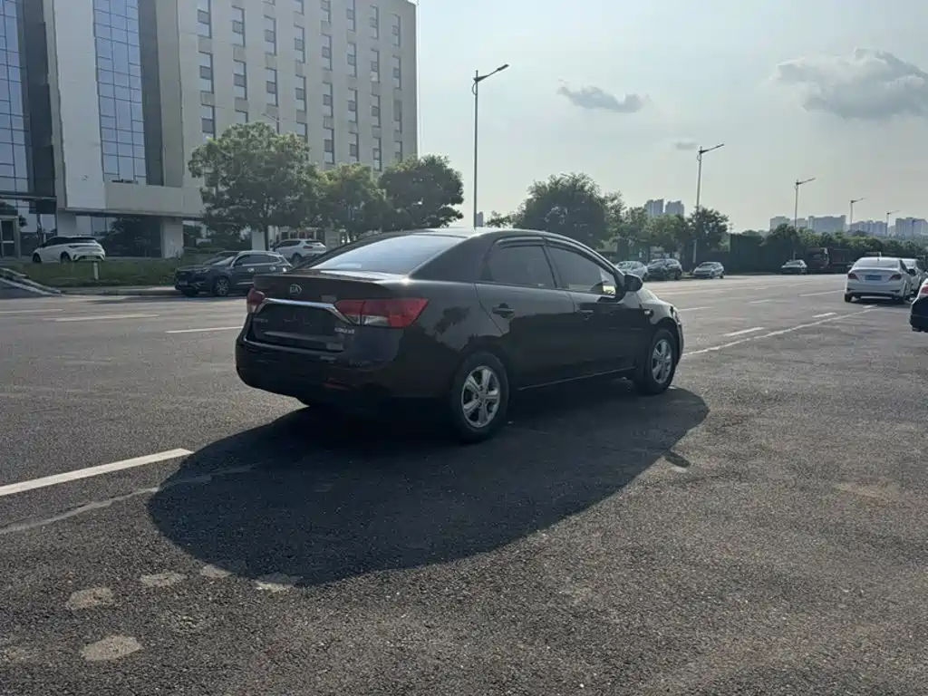 Фото 7 - Kia Forte