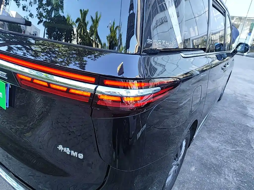 Besturn M9 2023 2023 Model 2.0T Supreme Edition