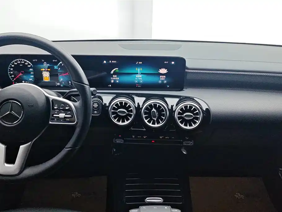 Mercedes-Benz A-Class 2020 Second Facelift A 180 L Sport Sedan фото 13
