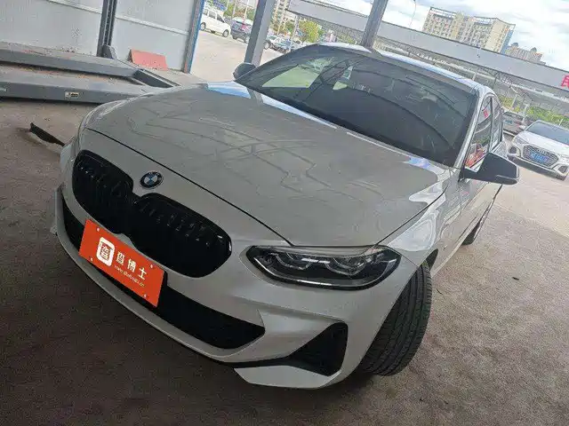 BMW 1 120i, M Спорт, чёрный пакет