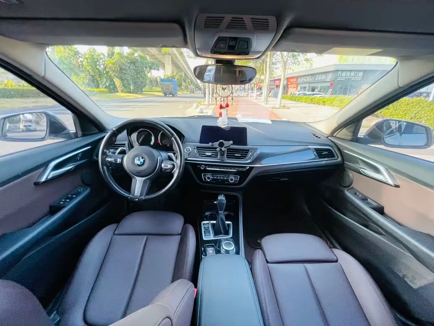 BMW 1 Series 2019 120i Leading M Sport Package фото 11