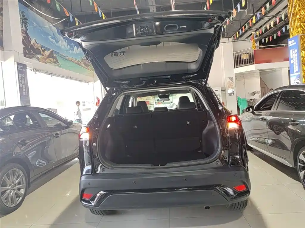 Toyota Frontlander 2024 2.0L CVT Leading Plus Edition фото 19