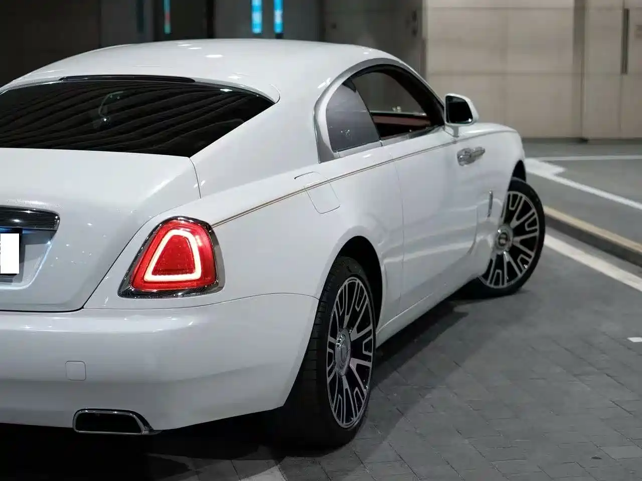 Rolls-Royce Wraith 2018 6.6T Standard фото 13