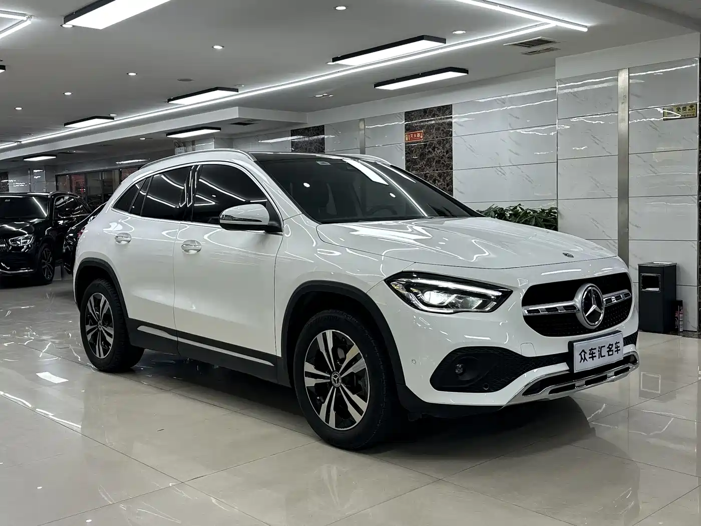 Mercedes-Benz GLA 2023 GLA 220 фото 3