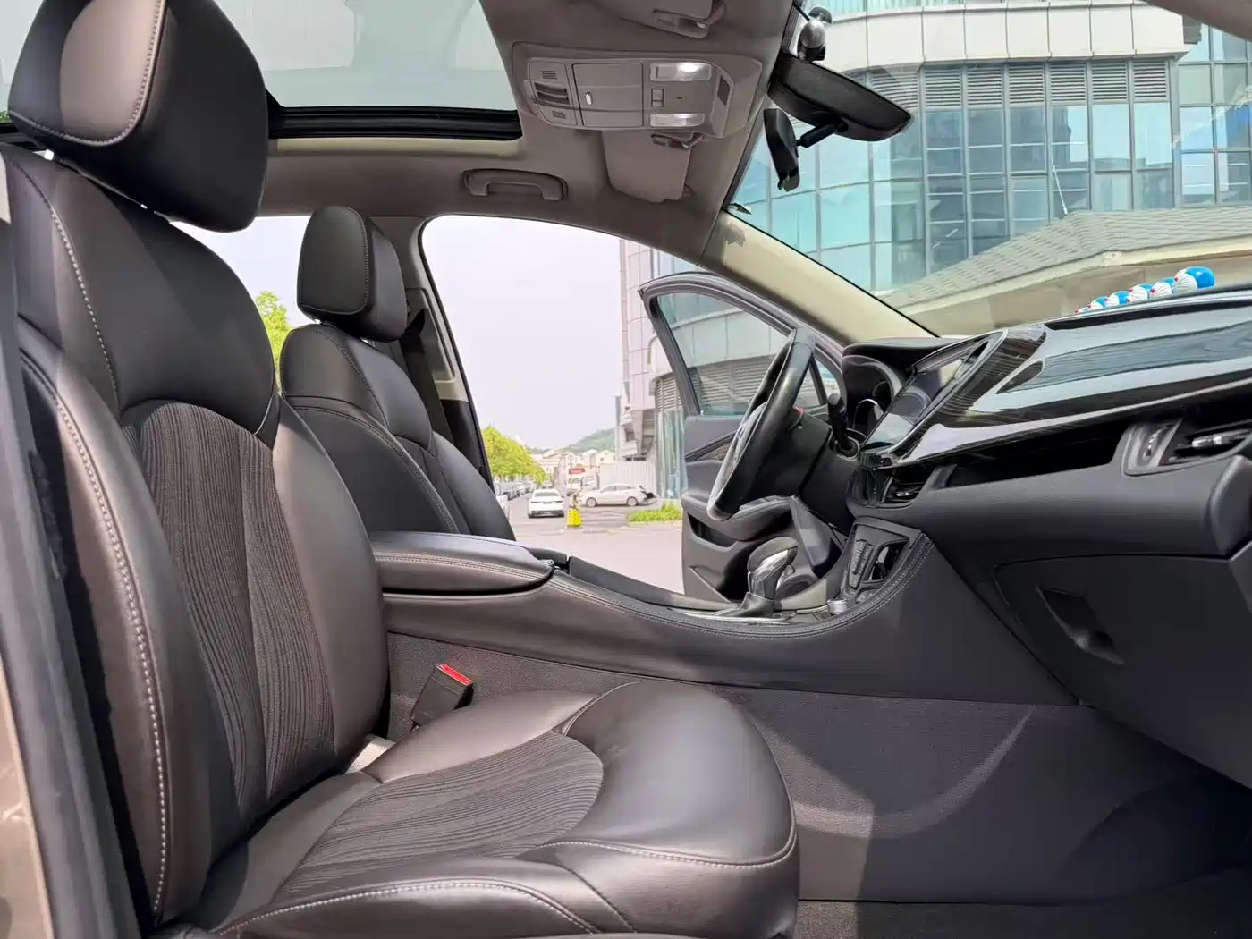 Buick Envision Plus 2018 20T 2WD Leading фото 10