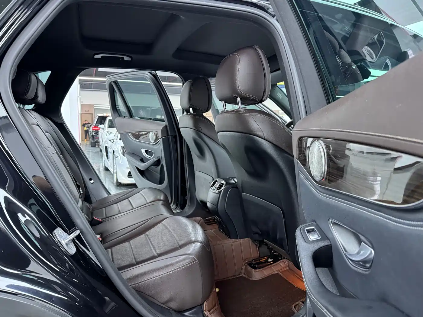Mercedes-Benz GLC 2018 GLC 260 4MATIC Luxury фото 13