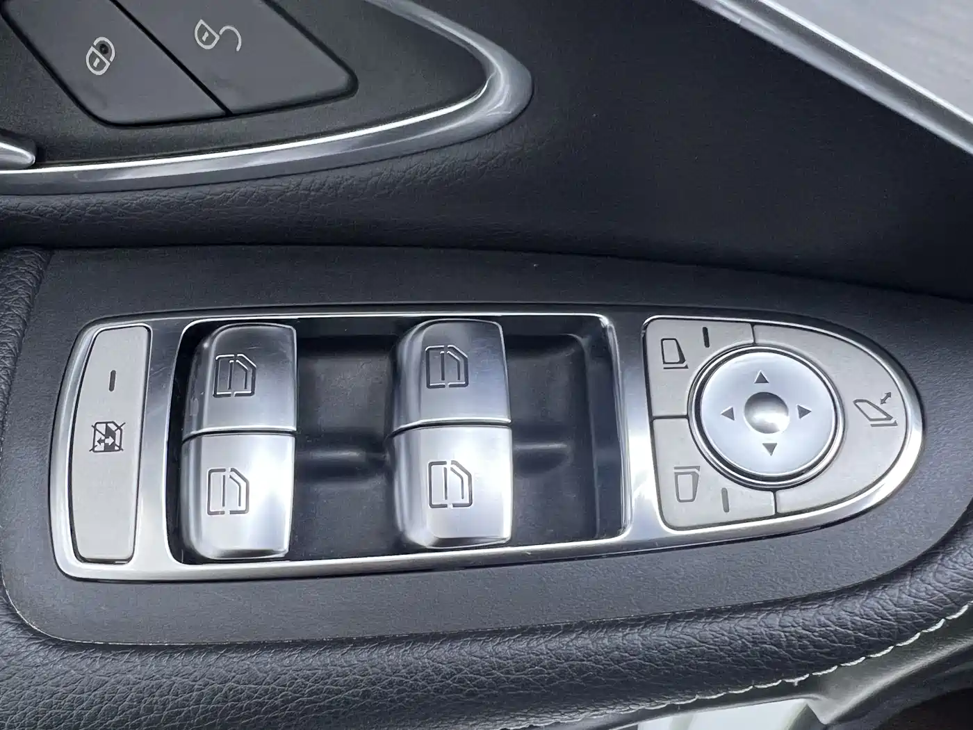 Mercedes-Benz GLC 2022 Facelift GLC 260 L 4MATIC Dynamic фото 13
