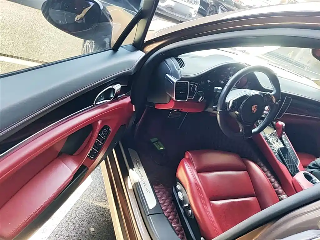 Porsche Panamera 2014 Panamera 4 3.0T фото 16