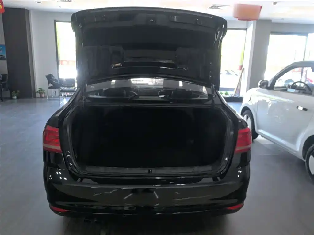 Volkswagen Lavida 2017 230TSI DSG Comfort Edition фото 19