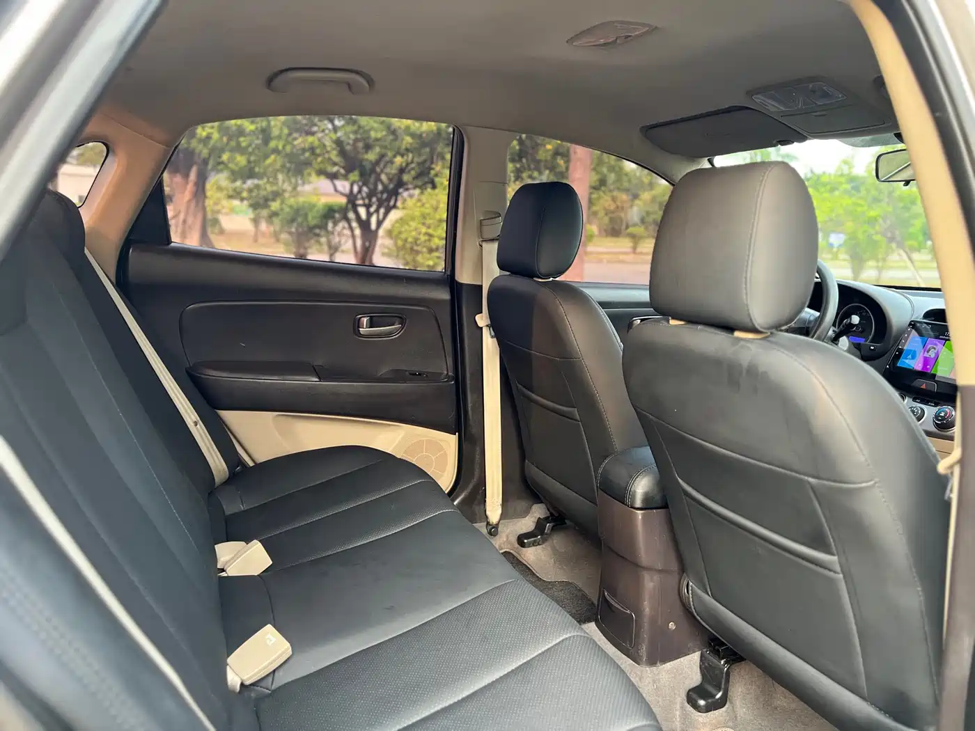 Hyundai Elantra 2011 1.6L Automatic Comfort фото 13