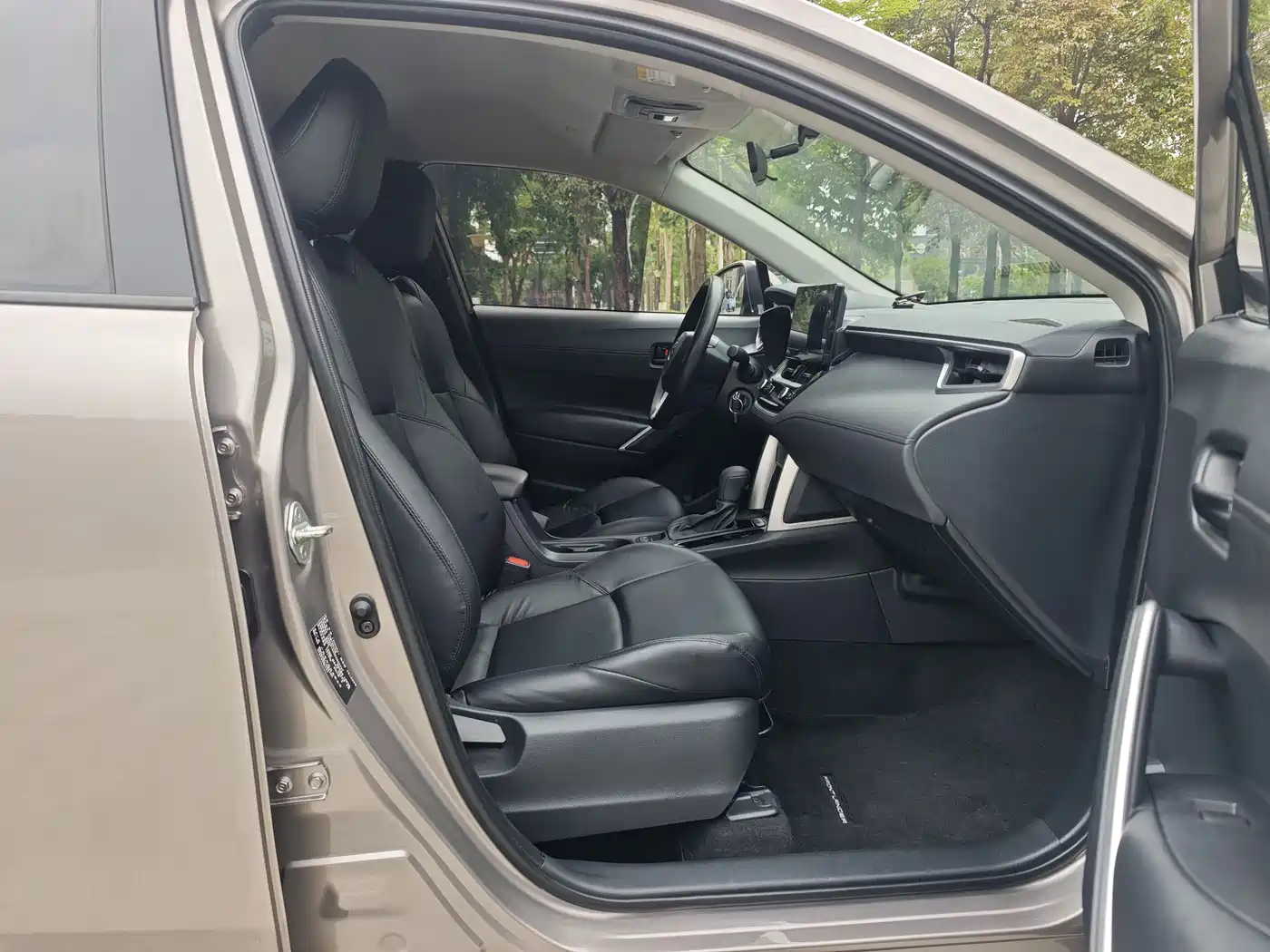 Toyota Frontlander 2023 2.0L CVT Elite Edition фото 21