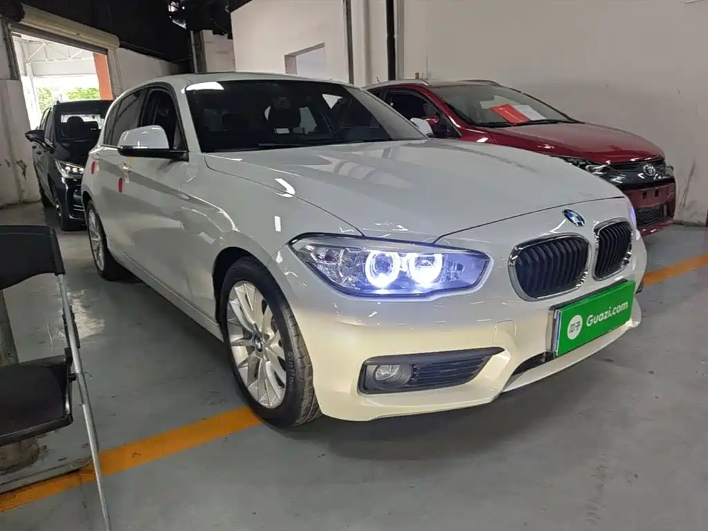 BMW 1 Series (Import) 2016 120i Leading Model фото 4