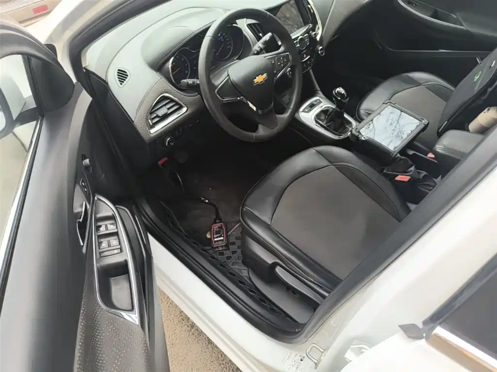 Chevrolet Cruze 2015 1.5L Manual Elite Edition фото 16