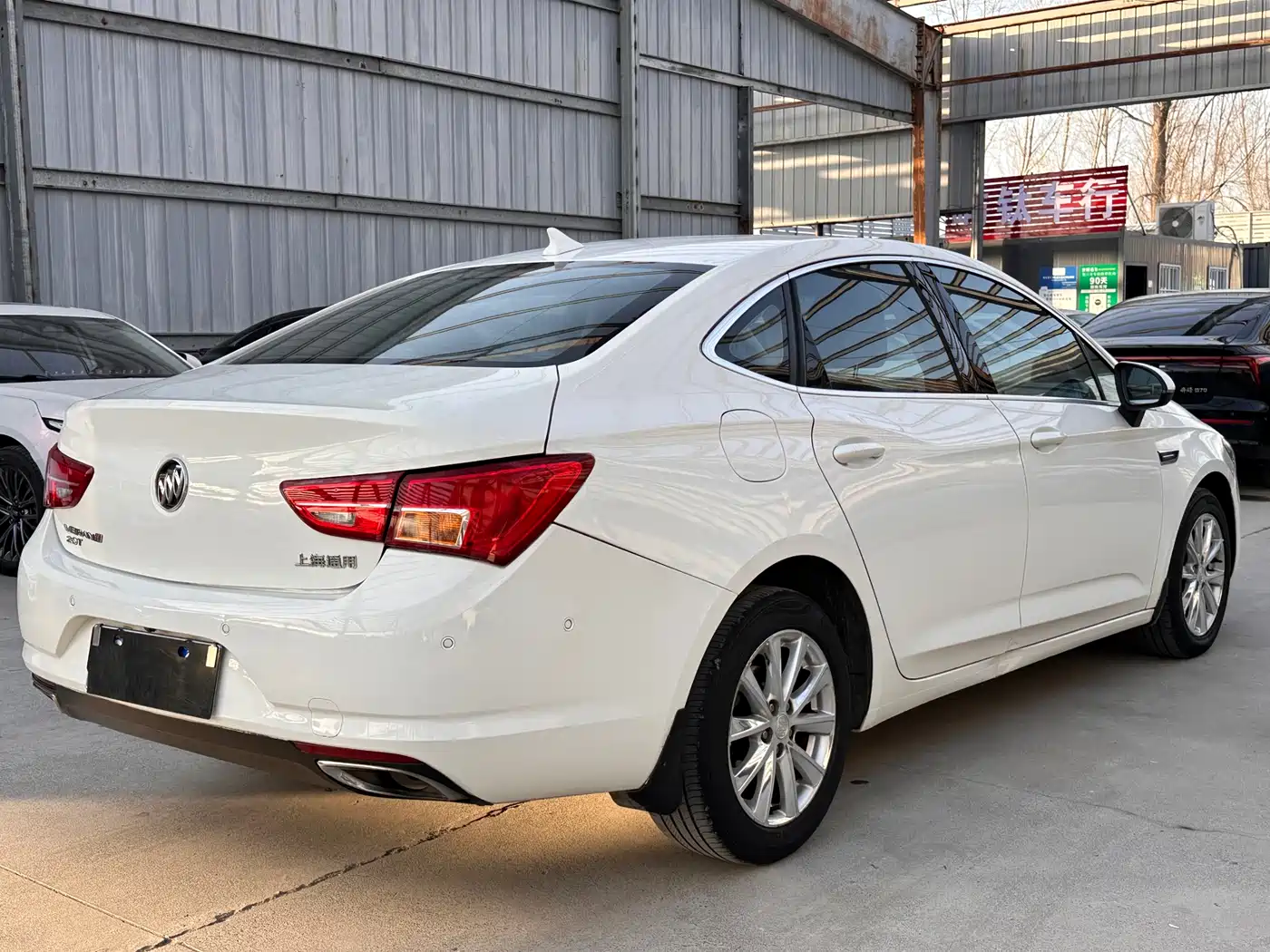 Buick Verano 2015 Sedan 20T Dual-clutch Elite фото 9