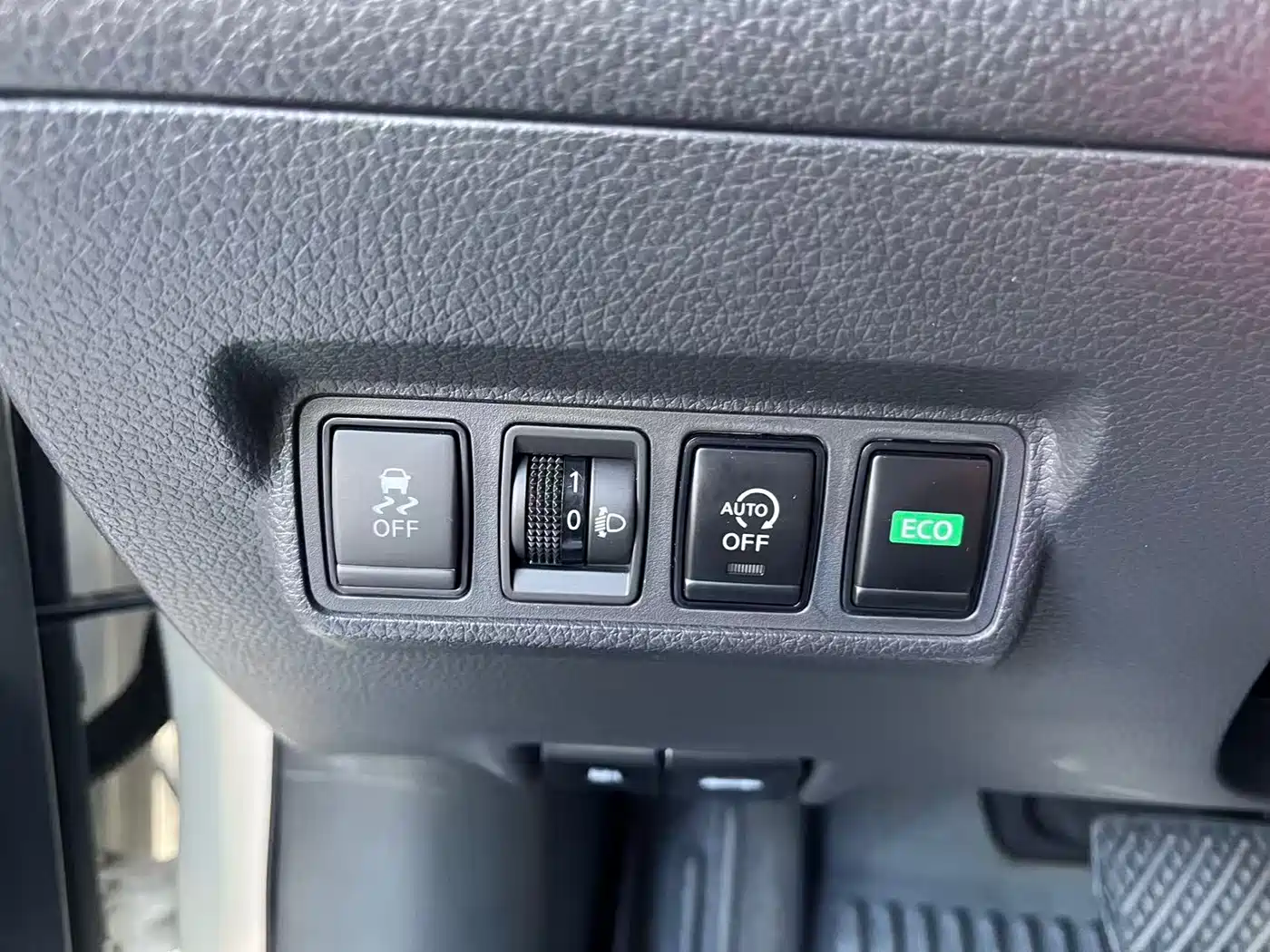 Nissan Tiida 2024 2024 1.6L CVT Cool Sport Edition