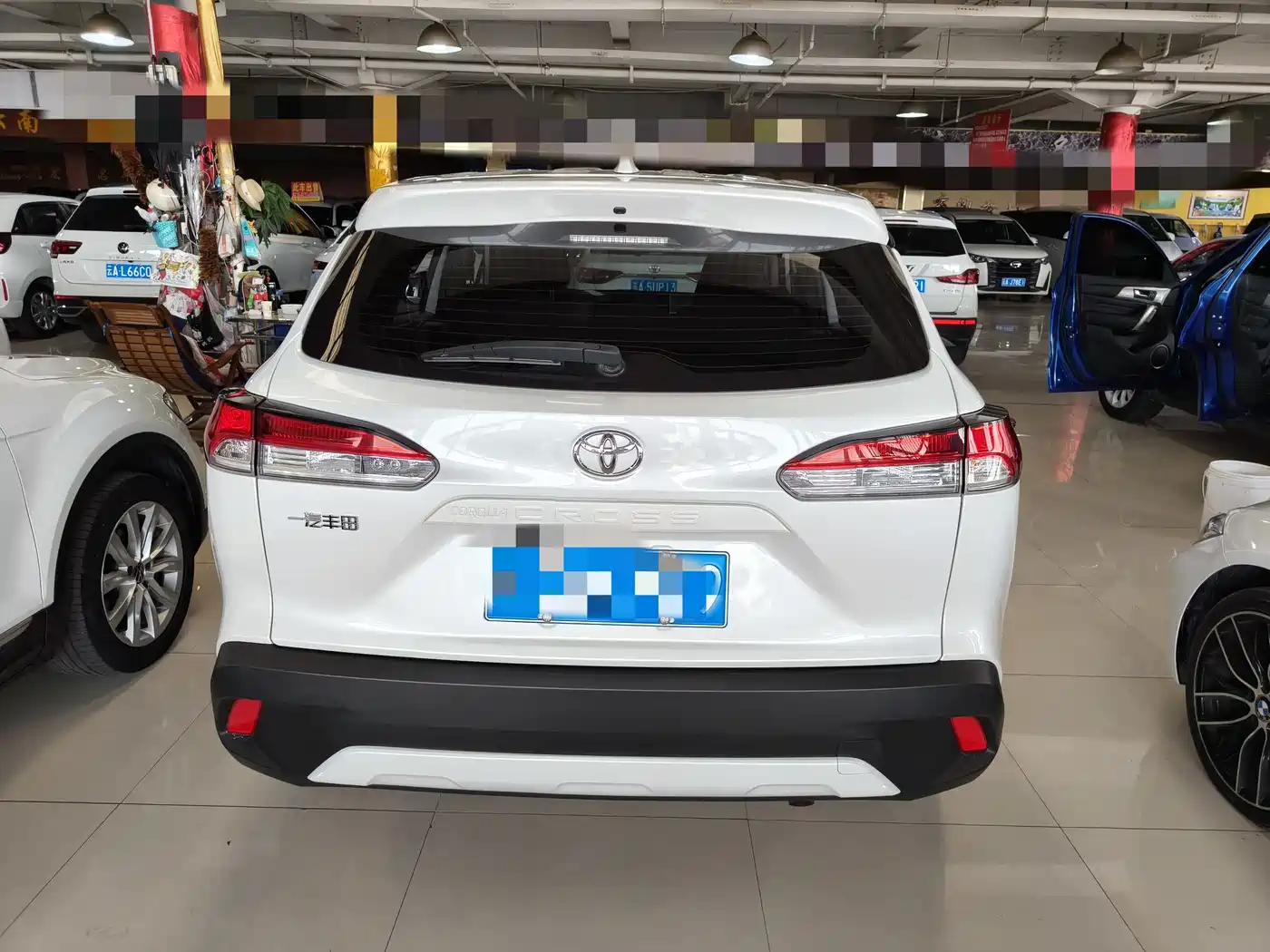 Toyota Corolla Cross 2023 2.0L 20th Anniversary Platinum Edition фото 10